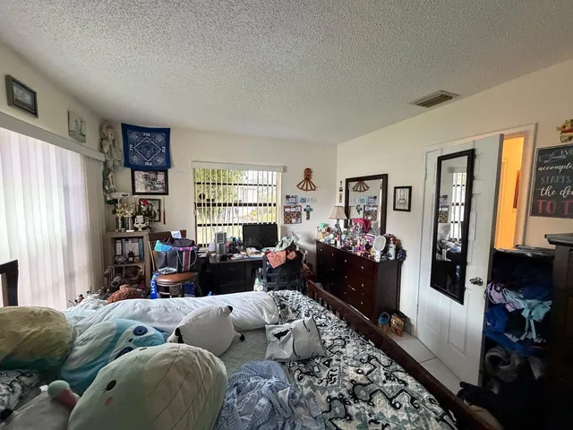 Residence photo 18