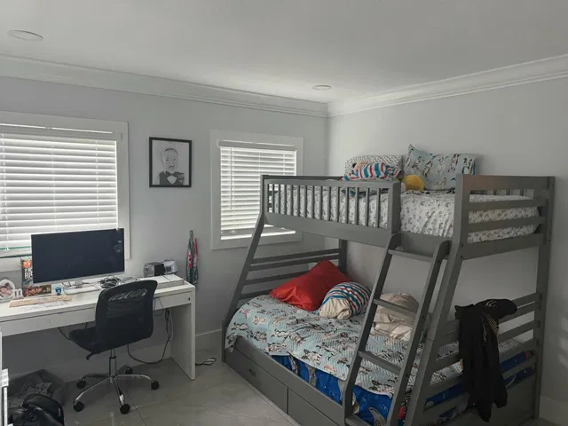  Residence photo 4