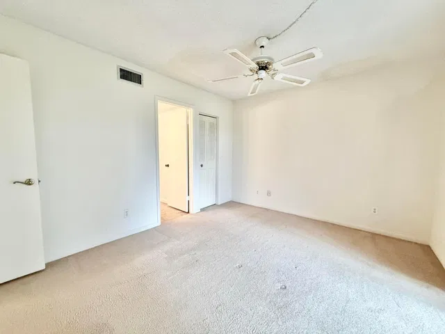 Unit 21-207 photo 9