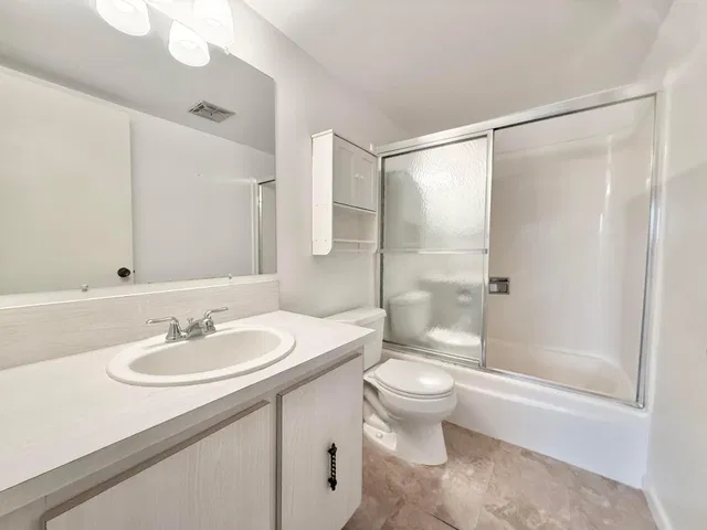 Unit 21-207 photo 10
