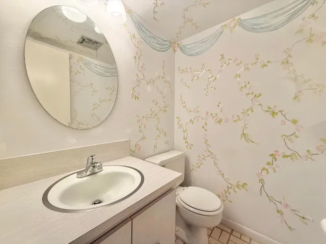 Unit 21-207 photo 15