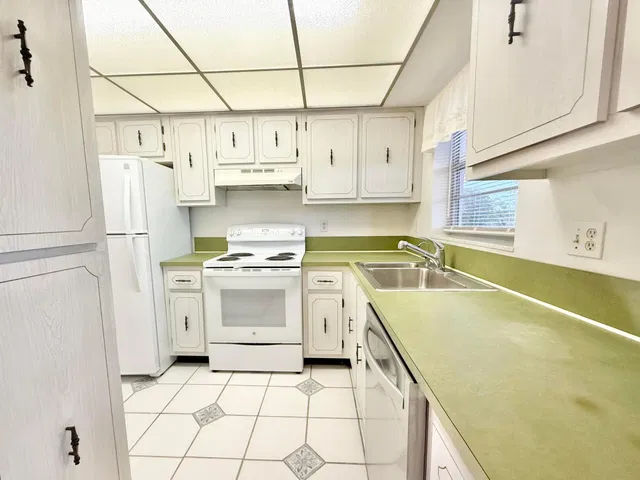 Unit 21-207 photo 16