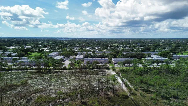 Unit 21-207 photo 32