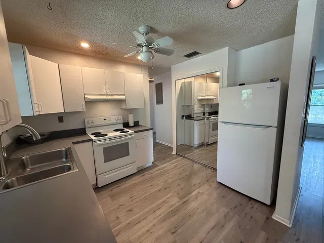 Residence photo 9