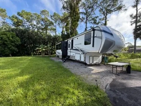 Residence photo 5