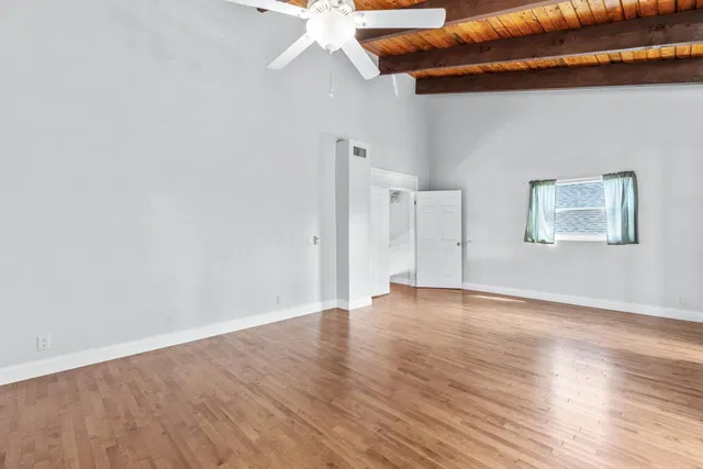 Residence photo 26