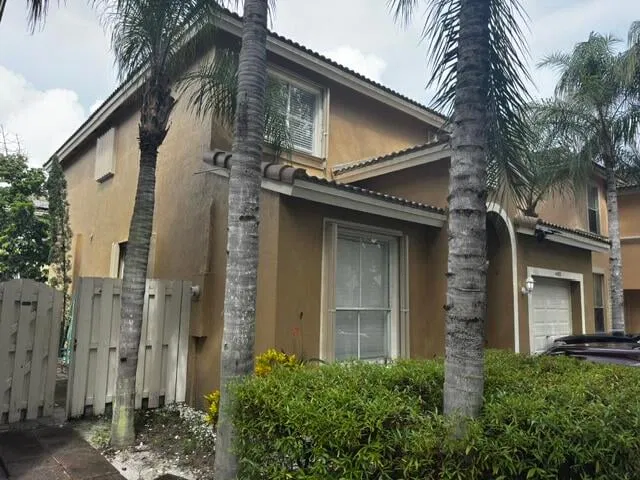 Residence photo 2