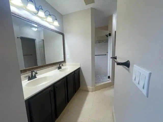 Residence photo 49