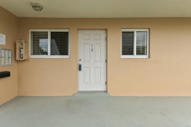 Unit 102 photo 5