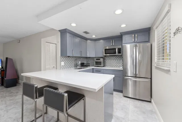 Unit 102 photo 11