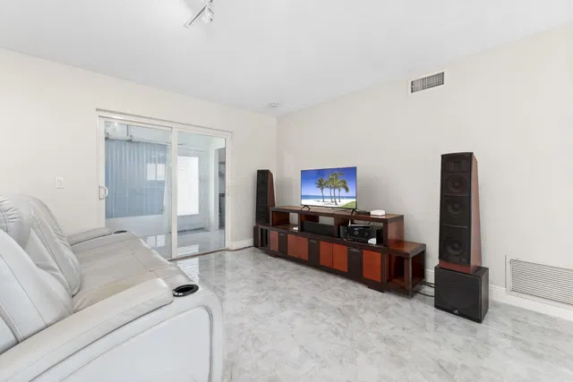 Unit 102 photo 14