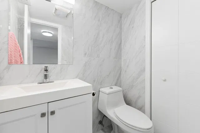 Unit 102 photo 15
