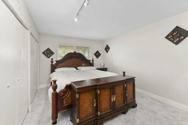 Unit 102 photo 19