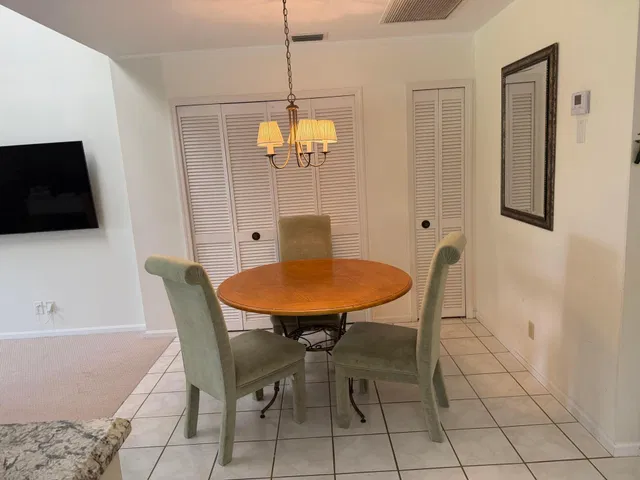 Residence photo 17