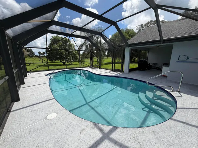 Residence photo 25