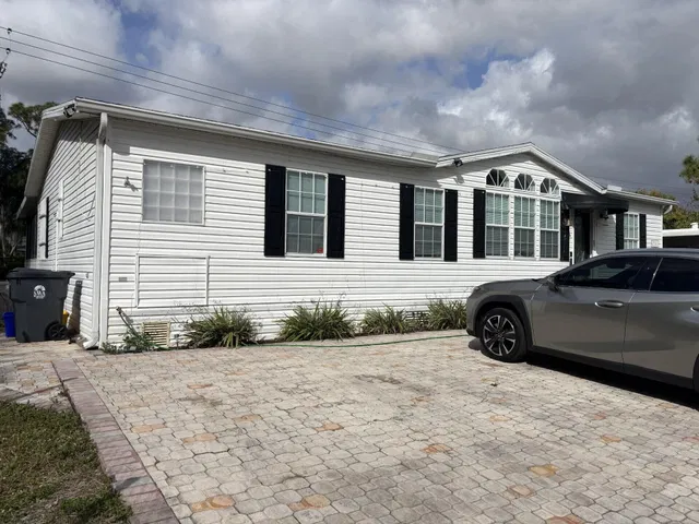 Residence photo 3