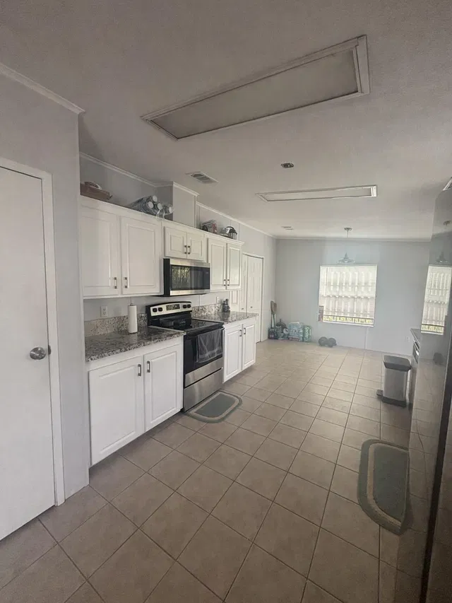 Residence photo 17