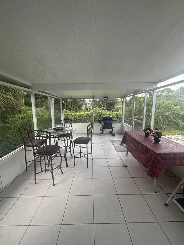 Residence photo 24