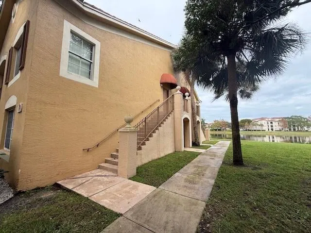 Unit 107 photo 3