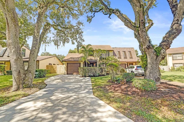 Residence photo 3