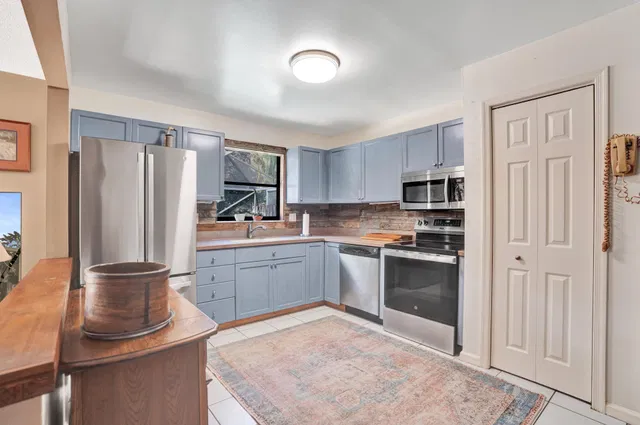 Residence photo 16