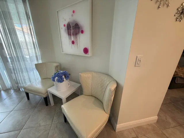 Residence photo 6