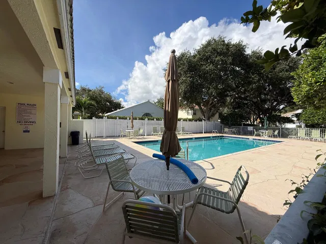 Residence photo 24