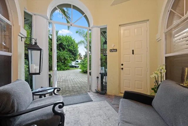 Shady Oaks Residence photo 3