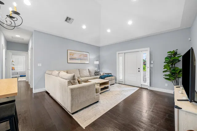 Residence photo 69