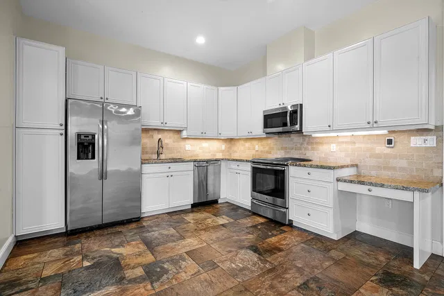 Residence photo 83