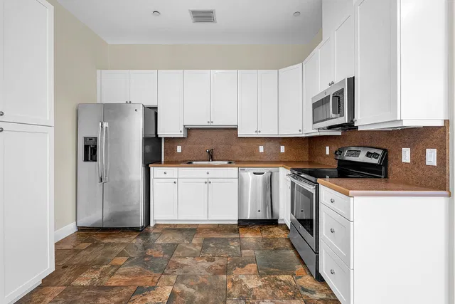 Residence photo 87