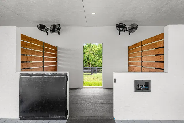 Residence photo 96