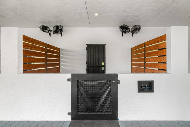 Residence photo 97