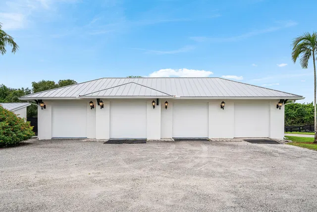 Residence photo 98