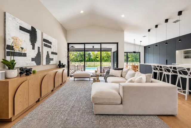 Residence photo 4