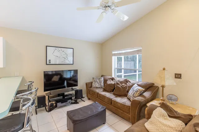 Residence photo 7
