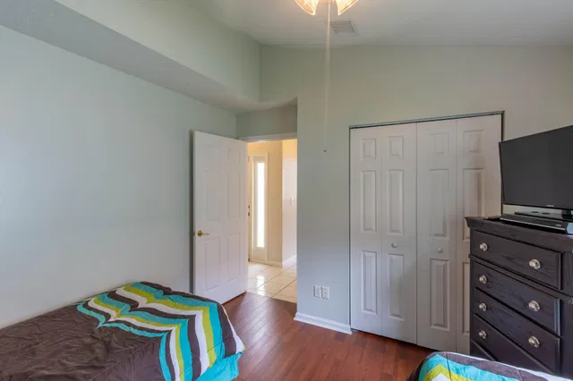 Residence photo 16