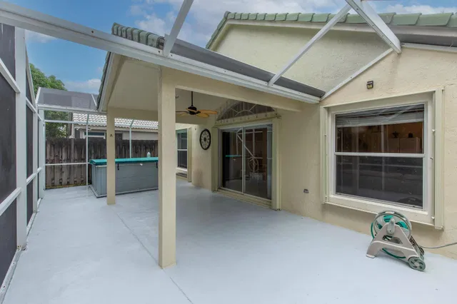 Residence photo 18