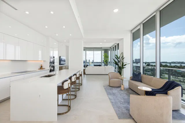 Nautilus 220 Unit 612 photo 9