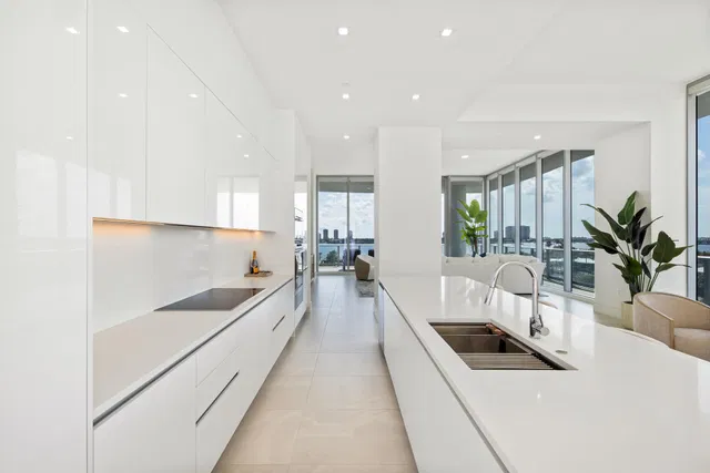 Nautilus 220 Unit 612 photo 10