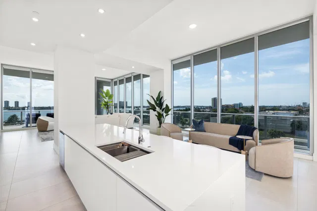 Nautilus 220 Unit 612 photo 11