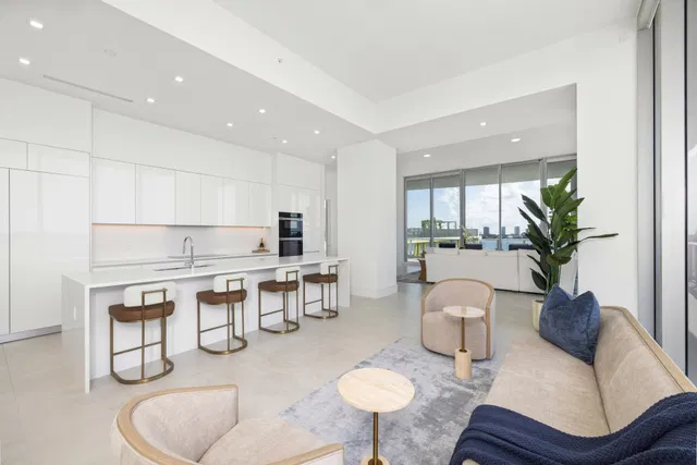 Nautilus 220 Unit 612 photo 12