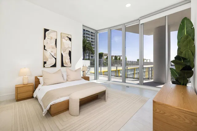 Nautilus 220 Unit 612 photo 17