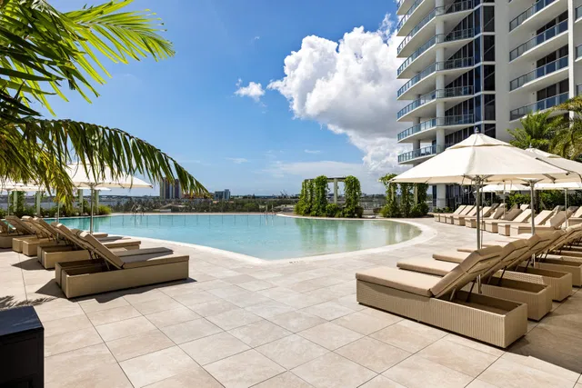 Nautilus 220 Unit 612 photo 62