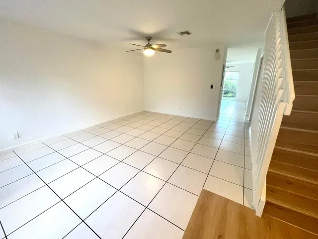 Residence photo 2
