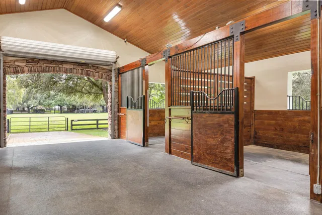 Saddle Trail Park Residence photo 12