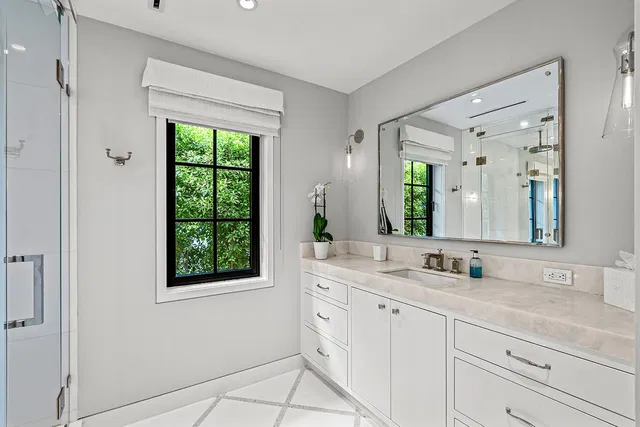 Royal Park Residence photo 27
