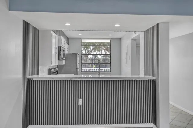 Residence photo 3