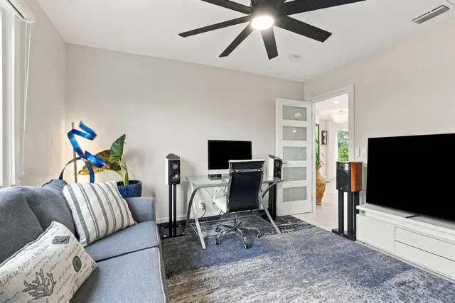 Residence photo 15