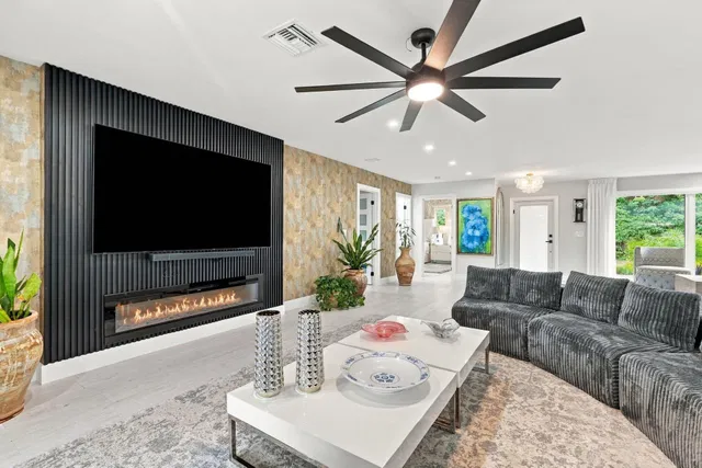 Residence photo 19